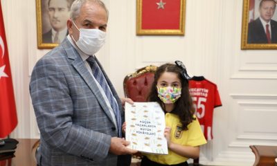 18 minik yazardan “Küçük Yazarlar Büyük Hikayeler” kitabı