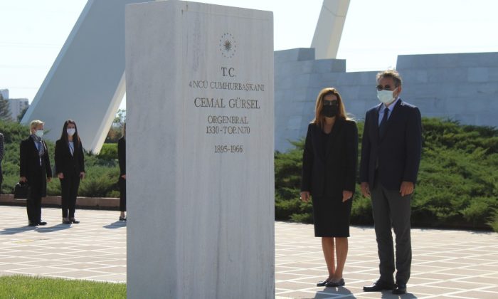 27 Mayıs 1960 askeri darbesinin liderini anmaya sadece birkaç kişi geldi