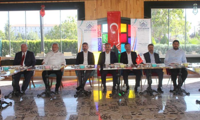 Adıyaman’da AK Partili heyeti basınla bir araya geldi