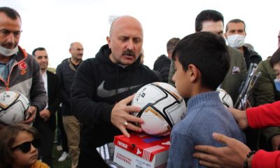 Ağrı Spor’dan çocuklara malzeme desteği