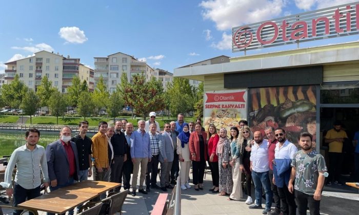 Ak Parti İl Başkanı Ünsal, gazetecilerle buluştu