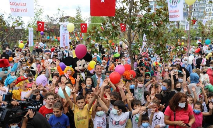Akçaabat Millet Bahçesinde çocuk şenliği