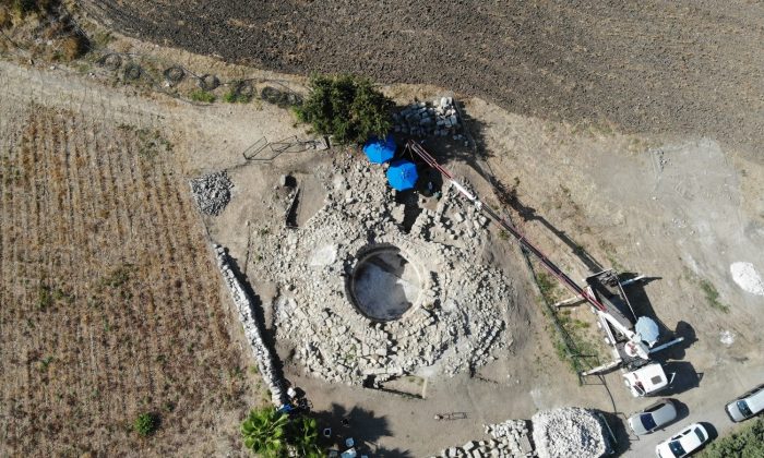 Aratos’un anıt mezarında tabana ulaşıldı