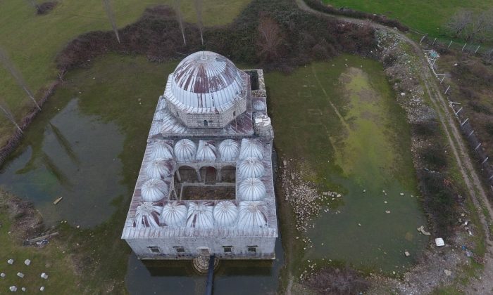 Arnavutluk’taki Osmanlı Dönemi’ne ait Kurşunlu Cami restore ediliyor