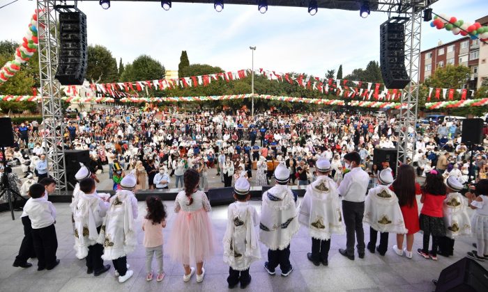 Bahçelievler sünnet şöleninde renkli görüntüler oluştu