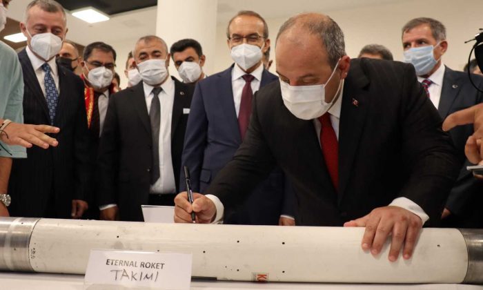 Bakan Varank, akademisyenlere seslendi