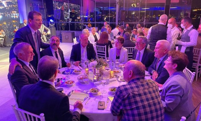 Başkan Atay, İmamoğlu ile bir araya geldi