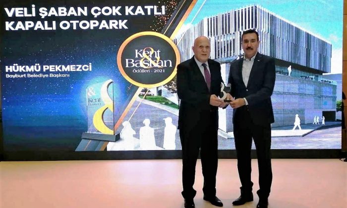 Başkan Pekmezci’ye ikinci başarı ödülü