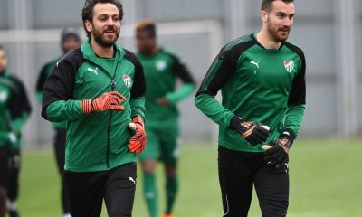Bursaspor altyapısında da kalecilik yapan ünlü oyuncu Erkan Kolçak Köstendil futbola geri döndü