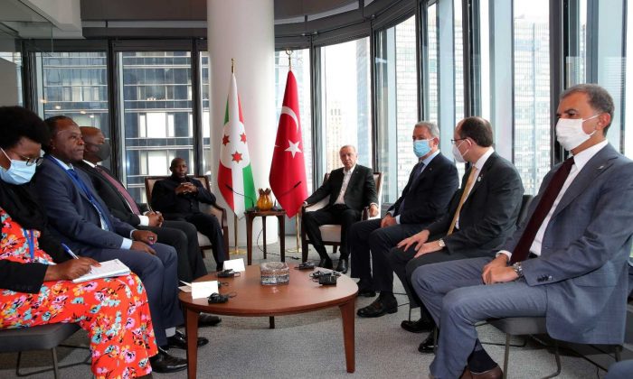 Cumhurbaşkanı Erdoğan, Burundi Cumhurbaşkanı Ndayishimiye ile görüştü