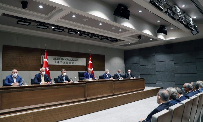 Cumhurbaşkanı Erdoğan: “(Seçim Yasası’nda değişiklik) Meclis açıldığında uzatmadan Meclise göndereceğiz”