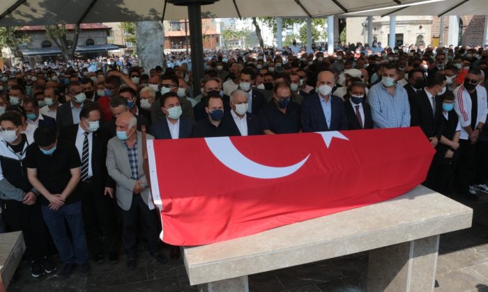 Edip Uğur son yolculuğuna uğurlandı