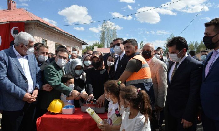 Erzurum’da 4 ilçede 4 okulun temeli atıldı