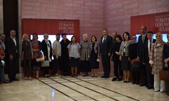 Fatma Şahin tasarımcılarla bir araya geldi