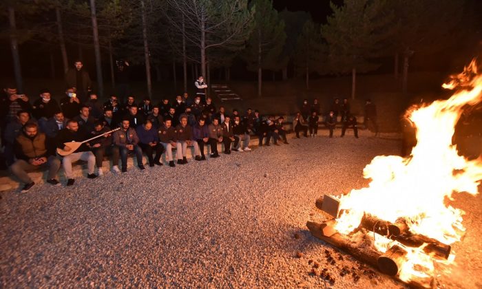 Hasan Kılca ve Mustafa Kavuş, “Çalışan Gençlik” ile buluştu
