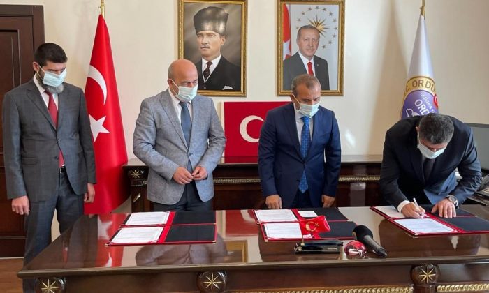 İş adamı kardeşlerden sağlık hizmetlerine destek