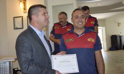 İtfaiyecilere başkandan teşekkür belgesi