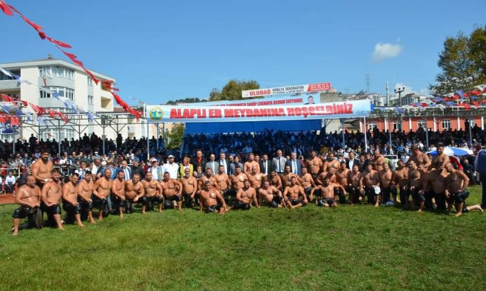 Karadeniz Kırkpınarında başpehlivan İsmail Balaban oldu