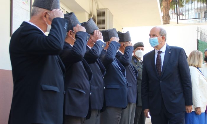 KKTC Cumhurbaşkanı Tatar, İzmir’de Kıbrıs gazileriyle buluştu