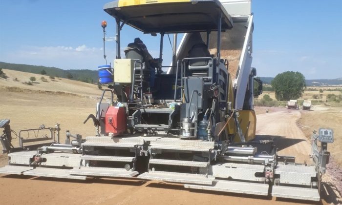 Kütahya İl Özel İdaresi’nin yol onarım çalışmaları