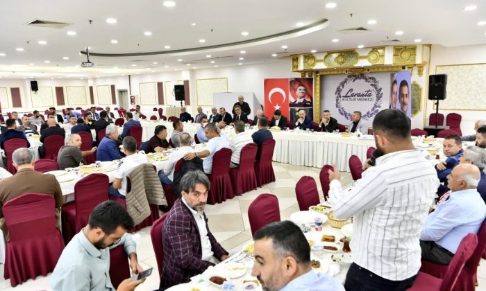 Mamak Belediye Başkanı Köse müteahhitler ile bir araya geldi