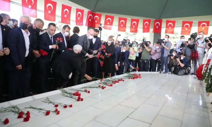 Merhum Başbakan Adnan Menderes ve arkadaşları idamlarının 60’ıncı yılında kabirleri başında anıldı
