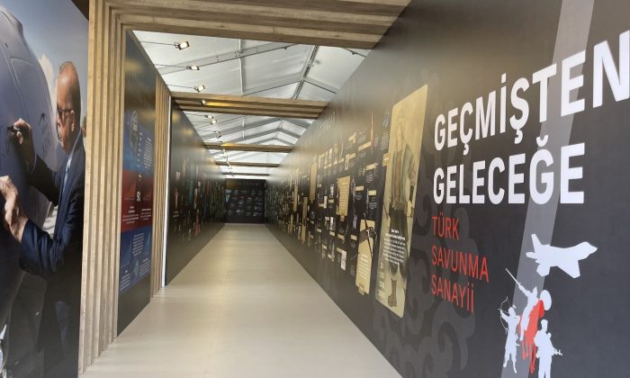 Mete Han’dan Erdoğan’a “Geçmişten Geleceğe Türk Savunma Sanayii” Zaman Tüneli TEKNOFEST’te