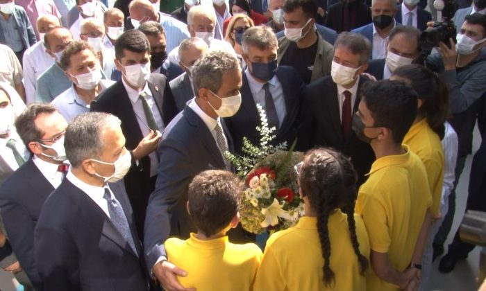 Milli Eğitim Bakanı Mahmut Özer: “Dijital platformlardan destek almaya devam edeceğiz”