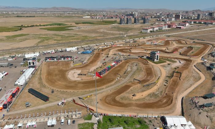 Motokrosta dünyanın en iyileri Afyon’daydı