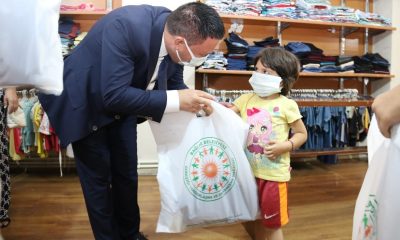 Okul çağındaki çocuklara giysi desteği