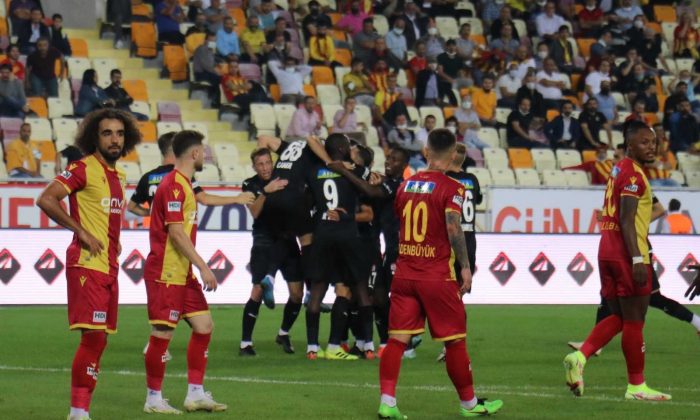 Taraftarlardan Yeni Malatyaspor’un kötü gidişatına tepki