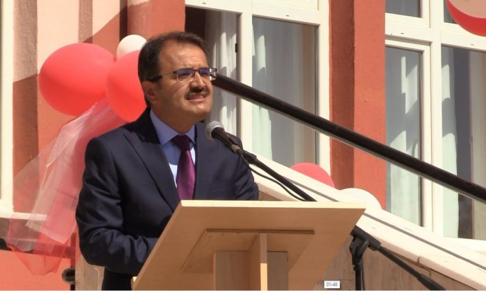 Vali Ayaz: “En büyük hedefimiz, eğitim öğretim yılını kesintiye uğratmamak”