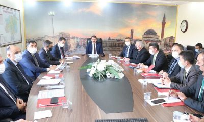 Vali Ayhan, “Eğitim olmazsa olmazımız”