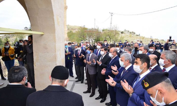 Yunus Emre, Ziyarettepe’de bulunan türbesi başında anıldı