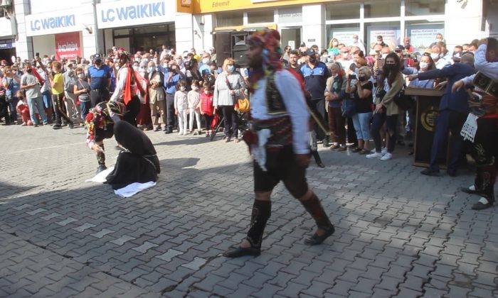 “Zincire vurulan kadın” soruşturmasında Edremit Kaymakamı Turgay Ünsal merkeze alındı