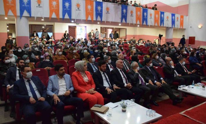 AK Parti Genel Başkan Yardımcısı Dr. Ömer İleri: “Bugün sosyal medya üzerinde yayınlanan yalanlar, darbe dönemlerinde fısıltı gazeteleri ile yapılıyordu”
