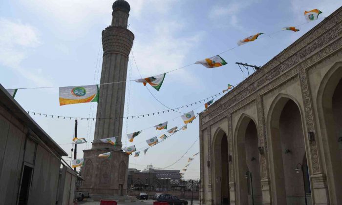 Bağdatlılar TİKA’nın restore ettiği Şeyh Abdulkadir Geylani Camii ve Türbesi’nin açılışı için Cumhurbaşkanı Erdoğan’ı bekliyor