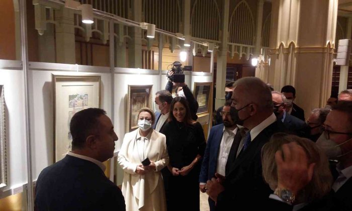 Bakan Mehmet Nuri Ersoy, Beyoğlu Kültür Yolu’nu gezdi