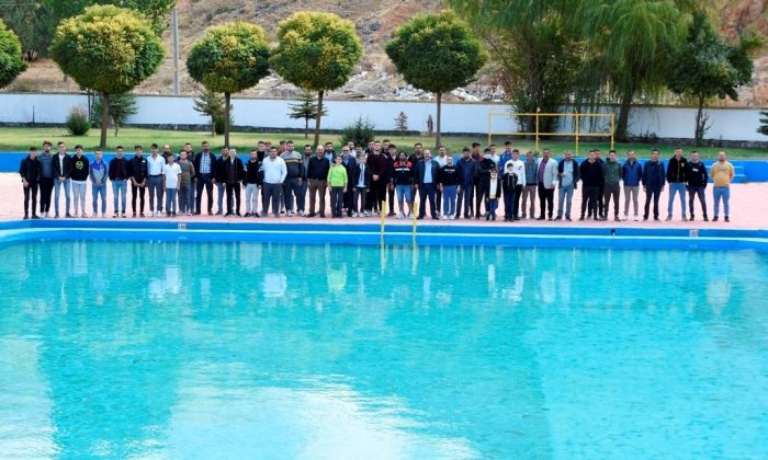 Başkan Bozkurt ilçe sakinleri ve gençlerle bir araya geldi