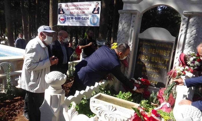 Başkan Bulut mezarı başında anıldı