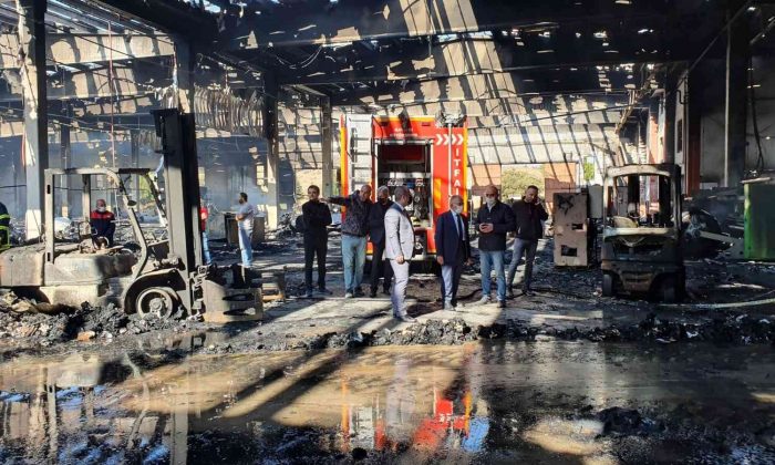 Başkan Büyükkılıç, yangın çıkan fabrikada incelemelerde bulundu