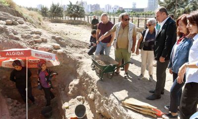 Başkan Seçer, 9 bin yıllık Yumuktepe Höyüğünü gezdi