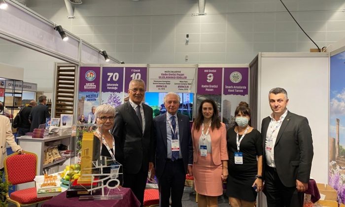Başkan Tarhan, tarım projelerini Tarımsal Kalkınma Zirvesinde tanıttı