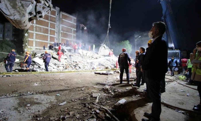 Bayraklı Belediye Başkanı Sandal: “Yaralarımızı el birliğiyle sardık”