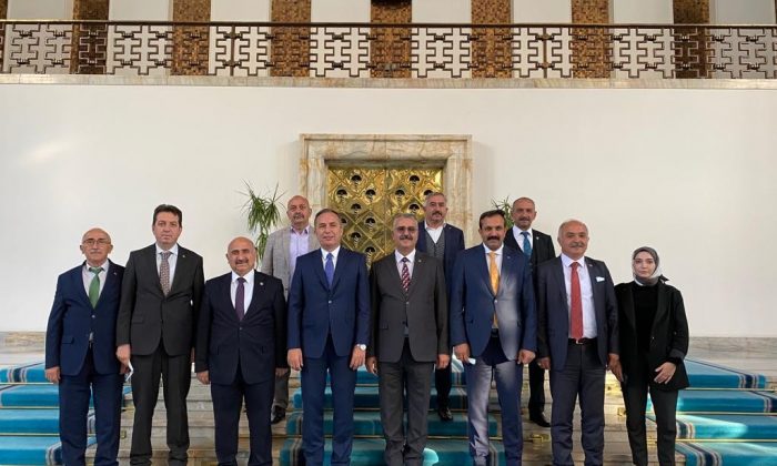 Belediye başkanları TBMM’ye çıkartma yaptı