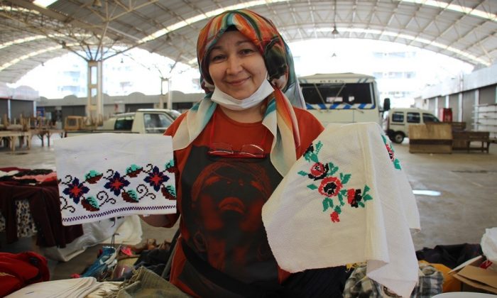 Bir zamanlar evleri süslüyordu, şimdi Bit Pazarı’nda alıcı bekliyor