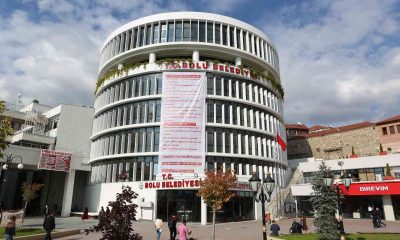 Bolu Belediyesi binasına ABD karşıtı pankart asıldı