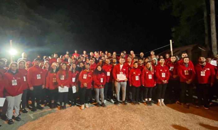 Çeşitli illerden 200’e yakın gönüllü genç, afet eğitim kampında buluştu