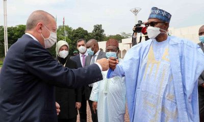 Cumhurbaşkanı Erdoğan, Nijerya’da resmi törenle karşılandı