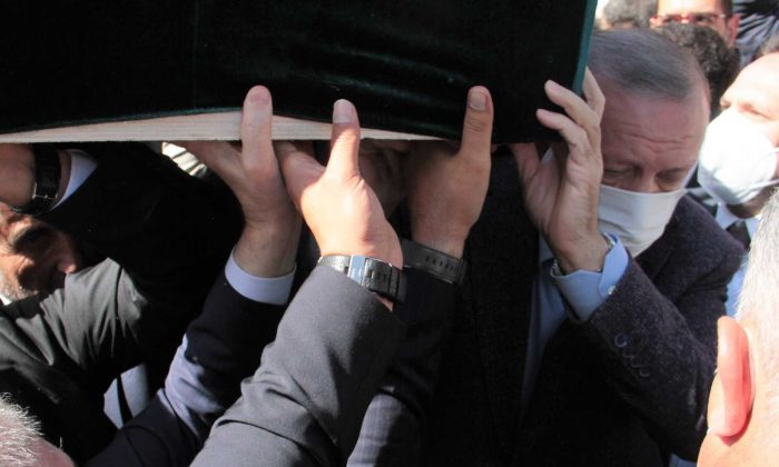 Cumhurbaşkanı Erdoğan, Asiltürk’ün cenazesine katıldı